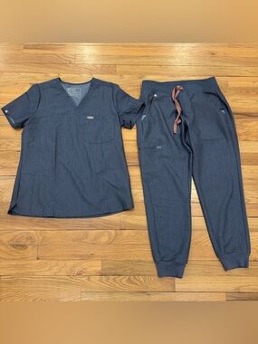 FIGS Heather Denim Gray Scrub Top/Bottom Set S